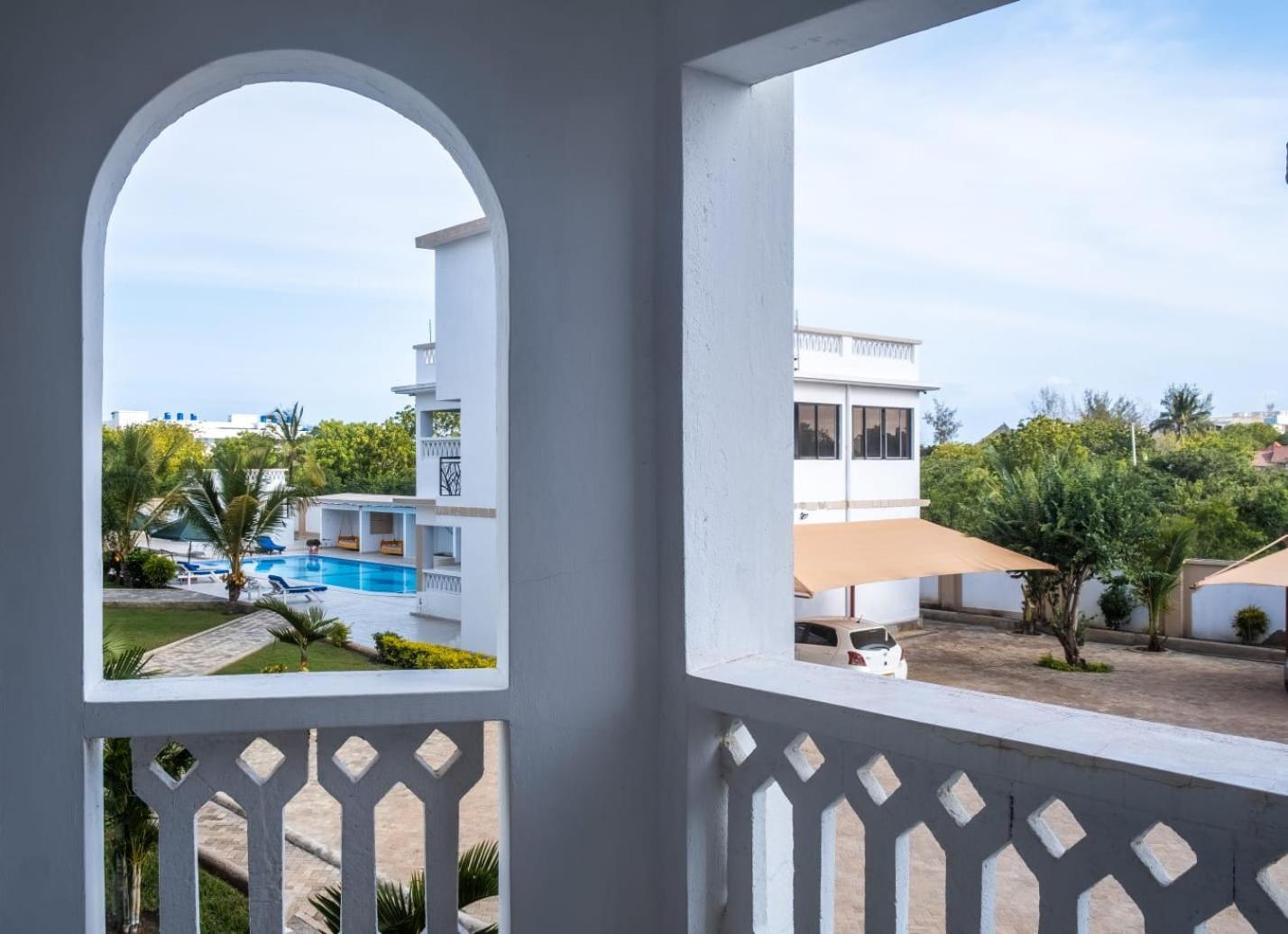 Leomilo Holidays Diani Beach Ngoại thất bức ảnh
