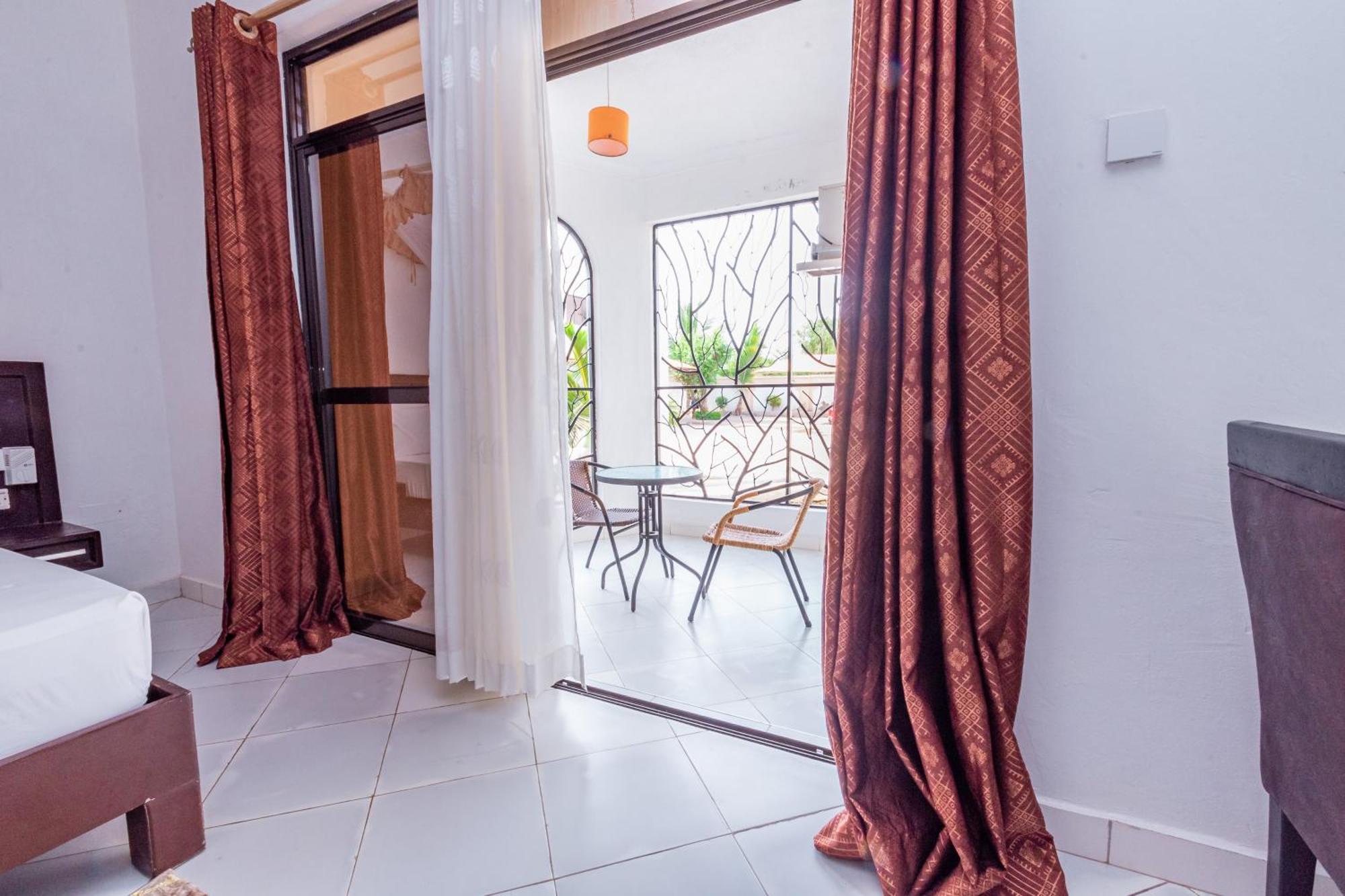 Leomilo Holidays Diani Beach Phòng bức ảnh